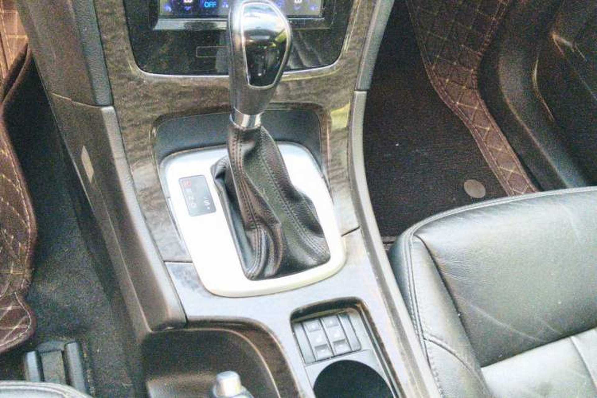 Used Ford Mondeo 2011 2.0L GTDi 200 Luxury Edition Gear Lever