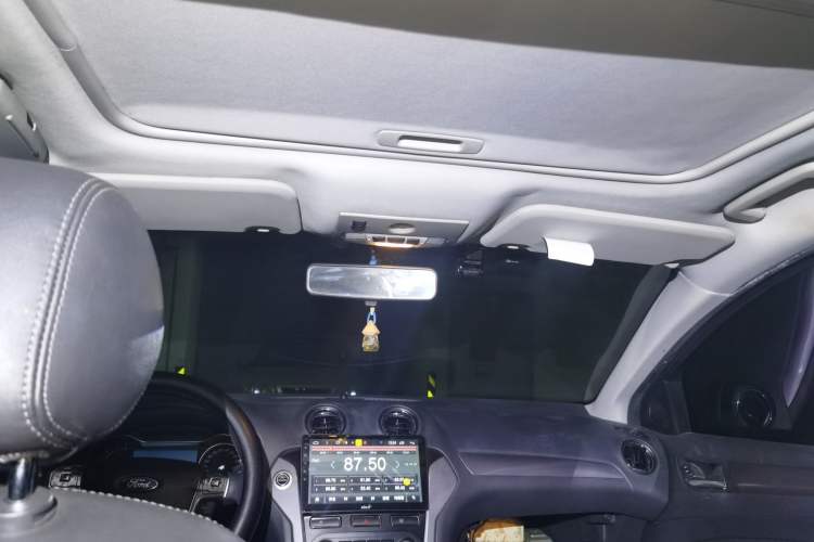 Used Ford Mondeo 2011 2.0L GTDi240 Ultimate Edition Headliner