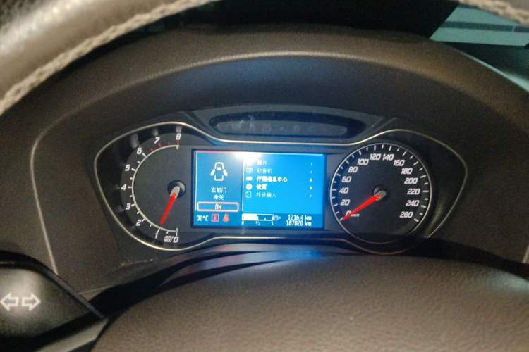 Used Ford Mondeo 2011 2.0L GTDi 200 Fashion Edition Instrument Cluster