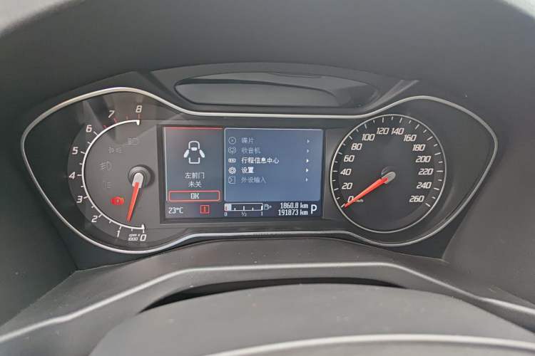 Used Ford Mondeo 2011 2.0L GTDi240 Ultimate Edition Instrument Cluster