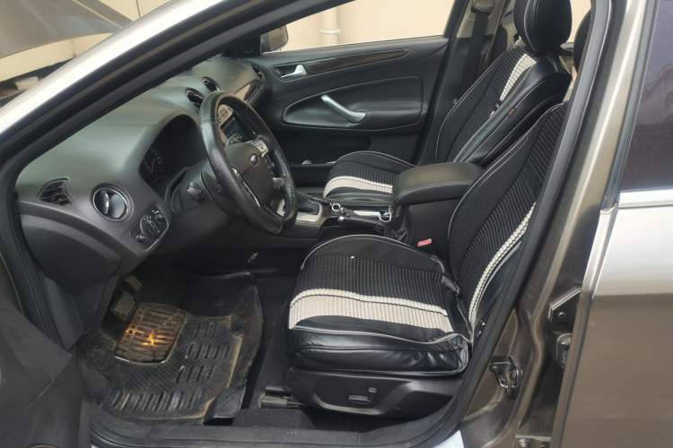 Used Ford Mondeo 2011 2.0L GTDi 200 Luxury Edition Left Front Seat