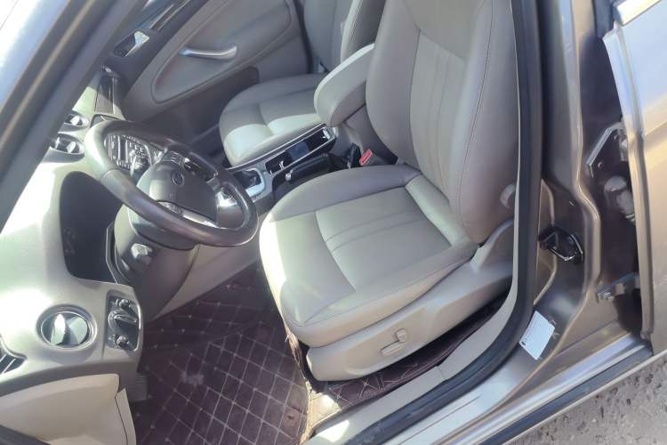 Used Ford Mondeo 2011 2.0L GTDi 200 Fashion Edition Left Front Seat