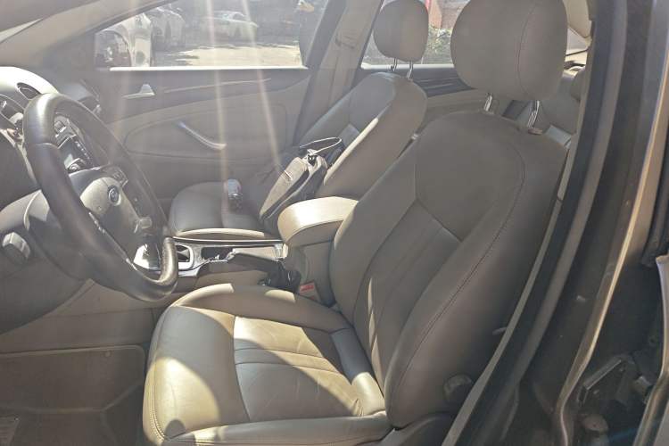 Used Ford Mondeo 2011 2.0L GTDi 200 Fashion Edition Left Front Seat