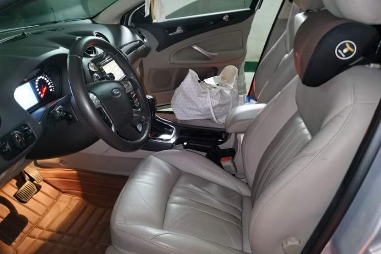 Used Ford Mondeo 2011 2.3L Luxury Model Left Front Seat