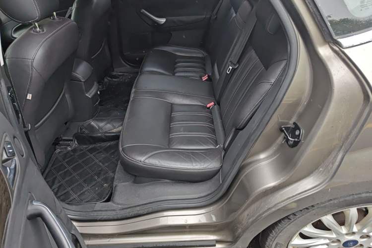 Used Ford Mondeo 2011 2.0L GTDi240 Ultimate Edition Left Rear Seat