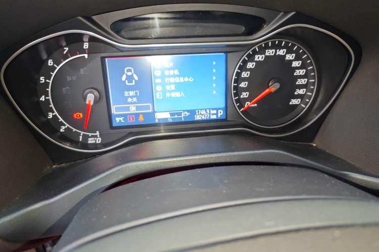 Used Ford Mondeo 2011 2.0L GTDi 200 Luxury Edition Odometer Close Up