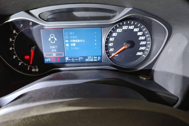 Used Ford Mondeo 2011 2.3L Luxury Model Odometer Close Up