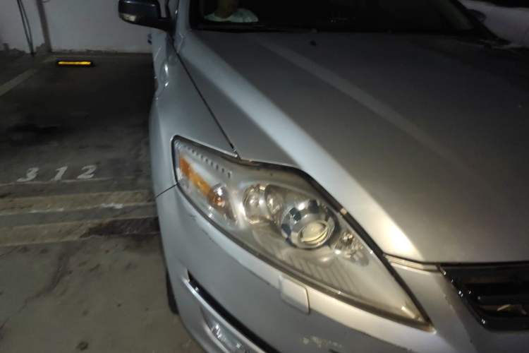 Used Ford Mondeo 2011 2.0L GTDi 200 Luxury Edition Right Front Headlight