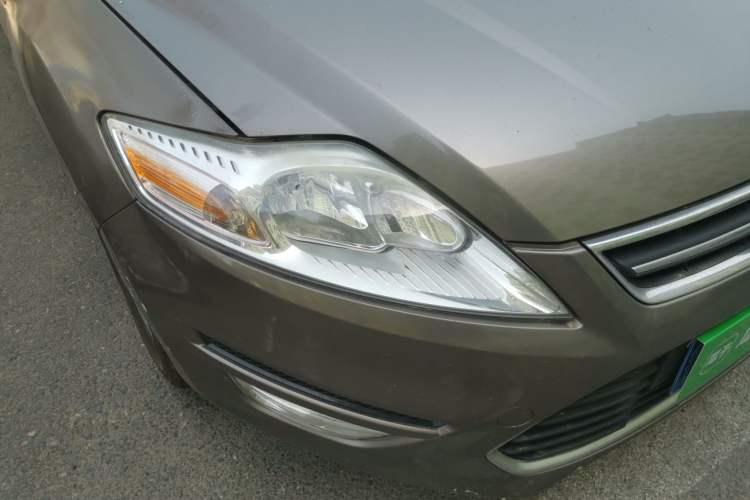 Used Ford Mondeo 2011 2.3L Fashion Edition Right Front Headlight