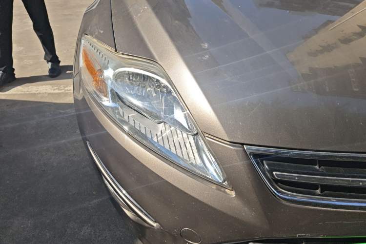 Used Ford Mondeo 2011 2.0L GTDi 200 Fashion Edition Right Front Headlight