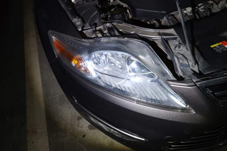 Used Ford Mondeo 2011 2.3L Luxury Model Right Front Headlight