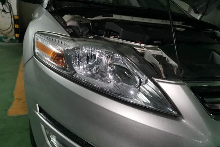 Used Ford Mondeo 2011 2.3L Luxury Model Right Front Headlight