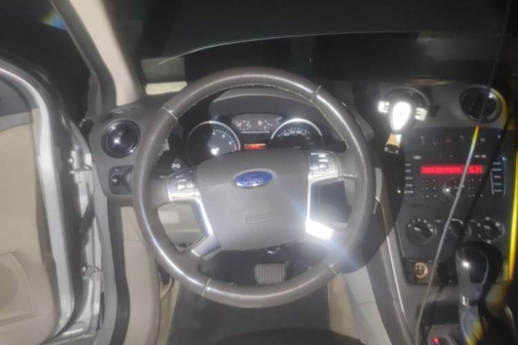 Used Ford Mondeo 2011 2.3L Fashion Edition Steering Wheel