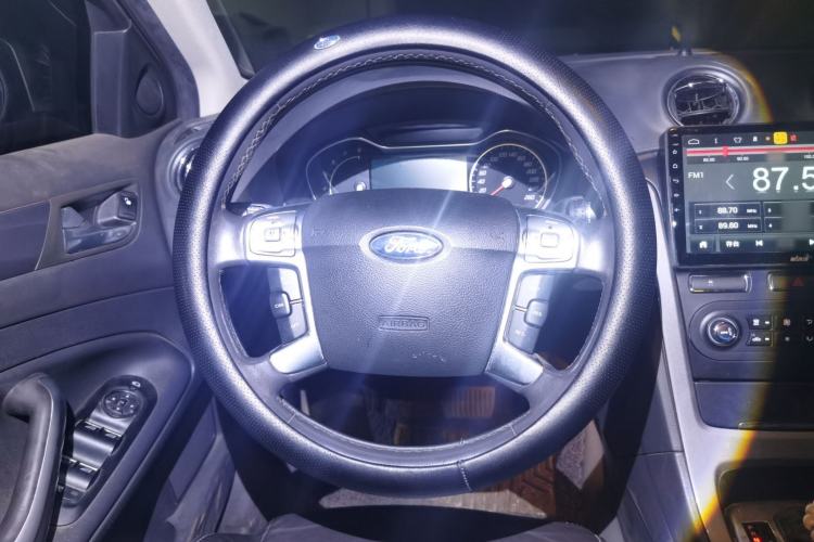 Used Ford Mondeo 2011 2.0L GTDi240 Ultimate Edition Steering Wheel