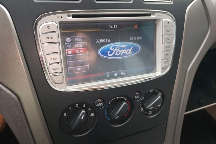 Used Ford Mondeo 2011 2.3L Fashion Edition Audio And AC Panel