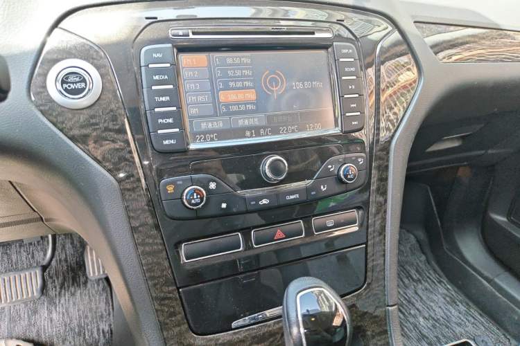 Used Ford Mondeo 2011 2.3L Luxury Model Audio And AC Panel