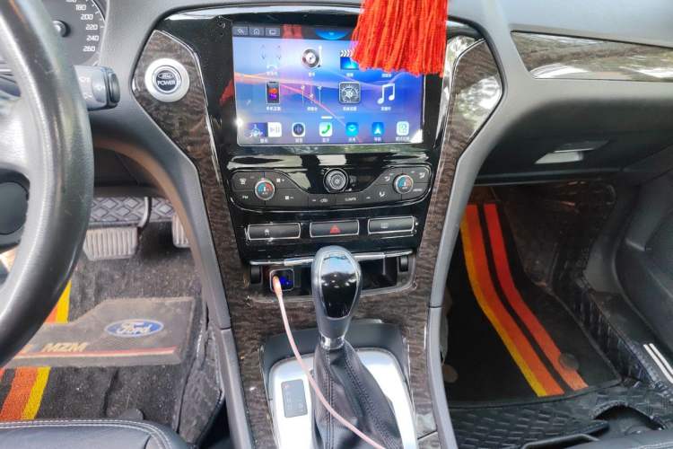 Used Ford Mondeo 2011 2.0L GTDi 200 Luxury Edition Audio And AC Panel