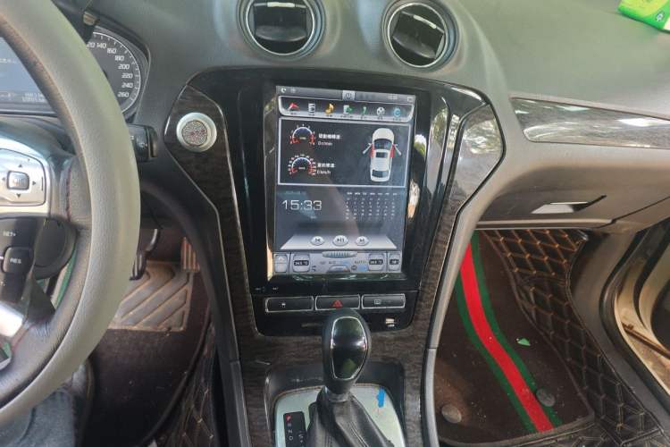 Used Ford Mondeo 2011 2.0L GTDi 200 Luxury Edition Audio And AC Panel
