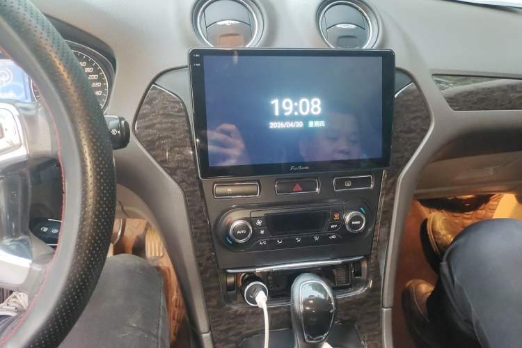 Used Ford Mondeo 2011 2.0L GTDi 200 Fashion Edition Audio And AC Panel