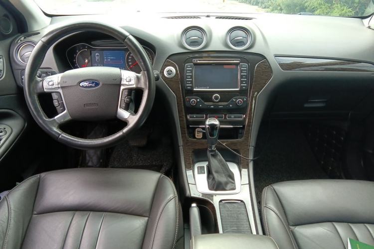 Used Ford Mondeo 2011 2.0L GTDi 200 Luxury Edition Center Console
