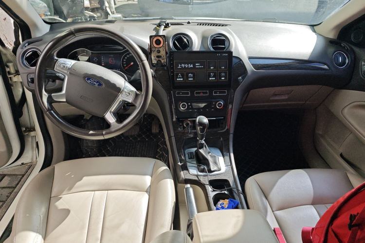 Used Ford Mondeo 2011 2.0L GTDi 200 Fashion Edition Center Console