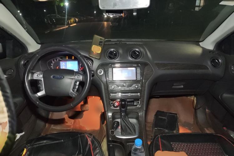 Used Ford Mondeo 2011 2.0L GTDi 200 Luxury Edition Center Console