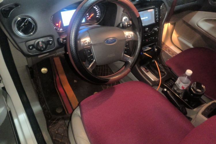 Used Ford Mondeo 2011 2.0L GTDi 200 Luxury Edition Center Console