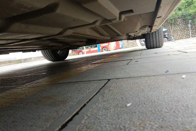 Used Ford Mondeo 2011 2.0L GTDi 200 Luxury Edition Chassis Front Left
