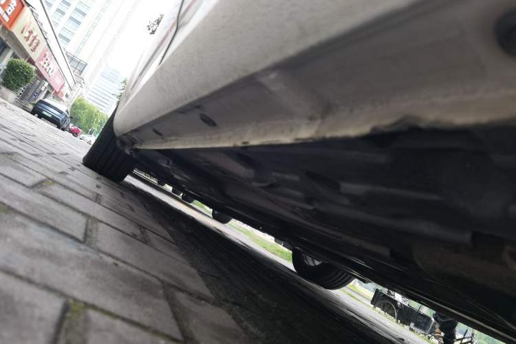Used Ford Mondeo 2011 2.0L GTDi 200 Fashion Edition Chassis Rear Left