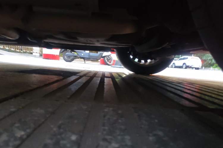 Used Ford Mondeo 2011 2.0L GTDi 200 Luxury Edition Chassis Rear Left