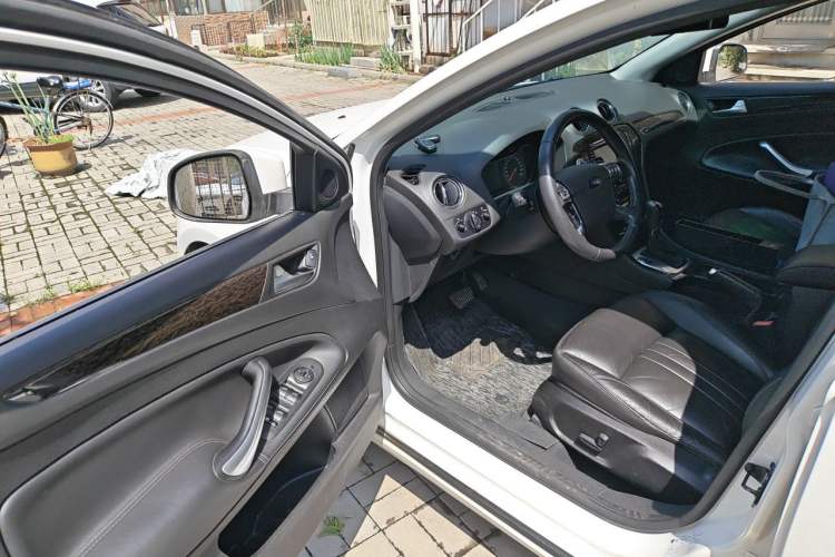 Used Ford Mondeo 2011 2.3L Luxury Model Driver Seat