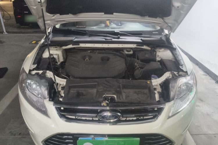 Used Ford Mondeo 2011 2.0L GTDi 200 Fashion Edition Engine Bay