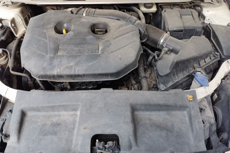 Used Ford Mondeo 2011 2.0L GTDi 200 Fashion Edition Engine Bay