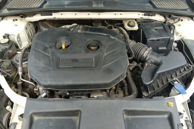 Used Ford Mondeo 2011 2.0L GTDi 200 Luxury Edition Engine Bay