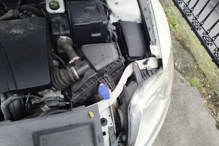 Used Ford Mondeo 2011 2.3L Fashion Edition Engine Bay Left