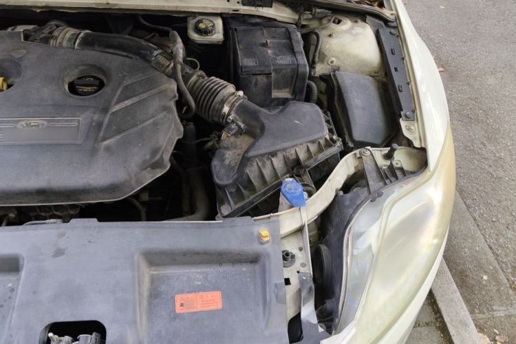 Used Ford Mondeo 2011 2.0L GTDi 200 Fashion Edition Engine Bay Left