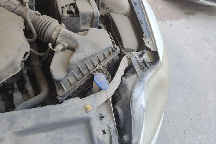 Used Ford Mondeo 2011 2.0L GTDi 200 Fashion Edition Engine Bay Left