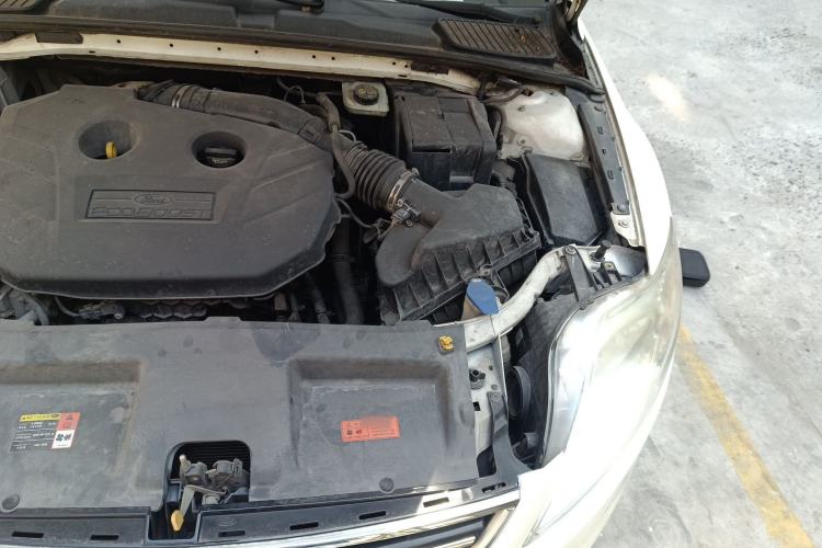 Used Ford Mondeo 2011 2.0L GTDi 200 Fashion Edition Engine Bay Left