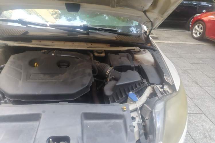 Used Ford Mondeo 2011 2.0L GTDi 200 Luxury Edition Engine Bay Left