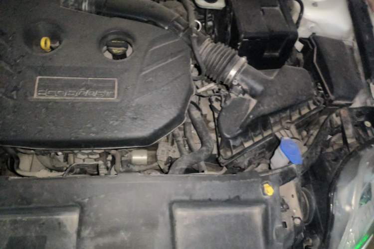 Used Ford Mondeo 2011 2.0L GTDi 200 Luxury Edition Engine Bay Left