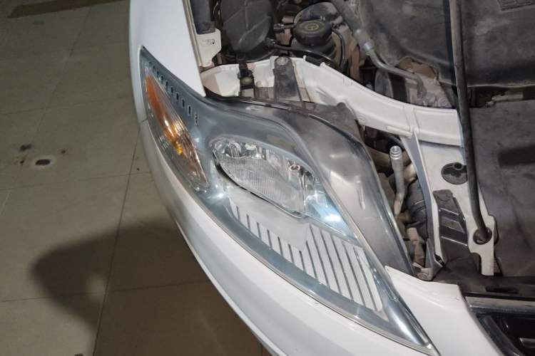 Used Ford Mondeo 2011 2.0L GTDi 200 Fashion Edition Engine Bay Right