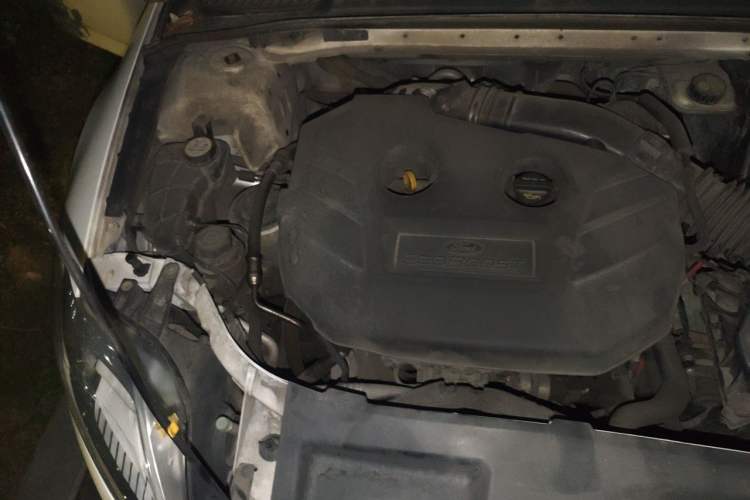 Used Ford Mondeo 2011 2.0L GTDi 200 Fashion Edition Engine Bay Right