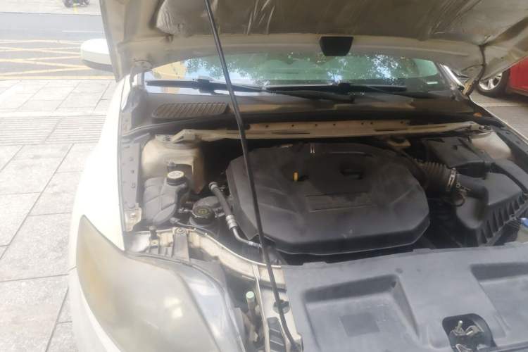 Used Ford Mondeo 2011 2.0L GTDi 200 Luxury Edition Engine Bay Right