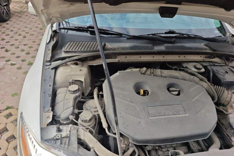 Used Ford Mondeo 2011 2.0L GTDi 200 Fashion Edition Engine Bay Right