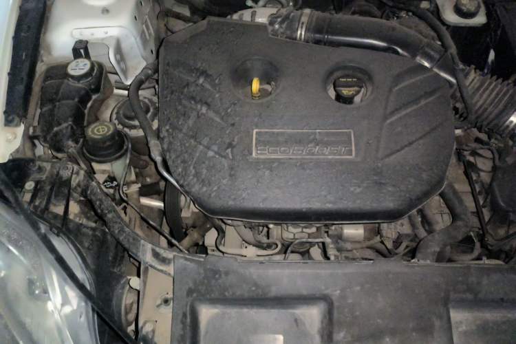 Used Ford Mondeo 2011 2.0L GTDi 200 Luxury Edition Engine Bay Right