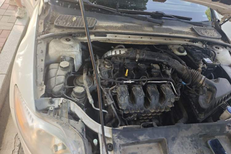 Used Ford Mondeo 2011 2.0L GTDi 200 Luxury Edition Engine Bay Right