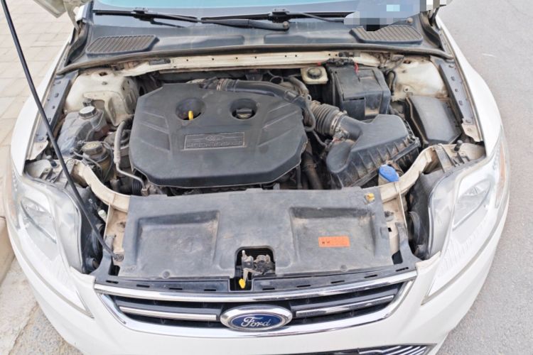 Used Ford Mondeo 2011 2.0L GTDi 200 Fashion Edition Engine Bay