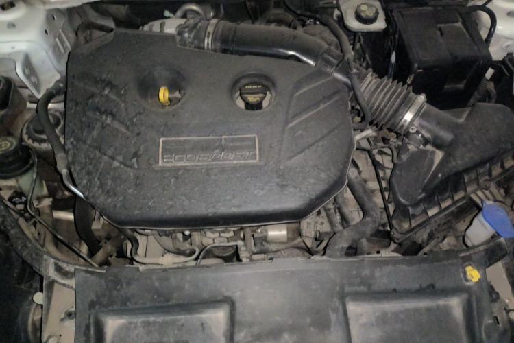 Used Ford Mondeo 2011 2.0L GTDi 200 Luxury Edition Engine Bay