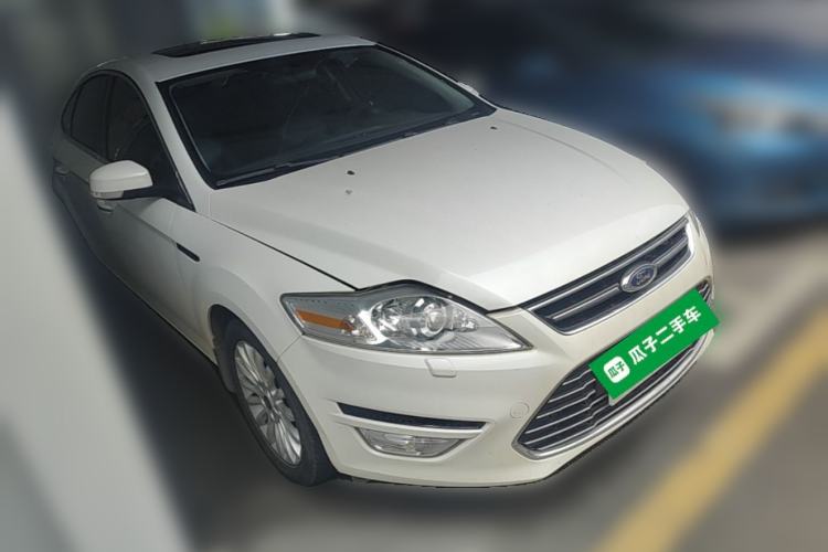 Used Ford Mondeo 2011 2.0L GTDi 200 Luxury Edition Front Right 45 Deg