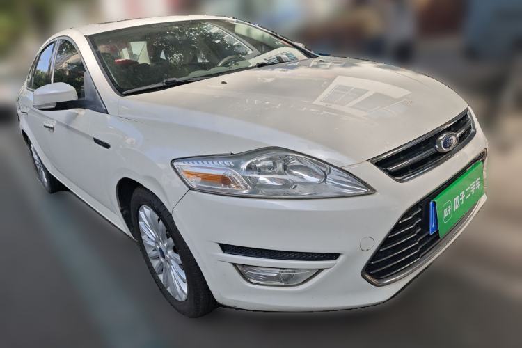 Used Ford Mondeo 2011 2.0L GTDi 200 Fashion Edition Front Right 45 Deg